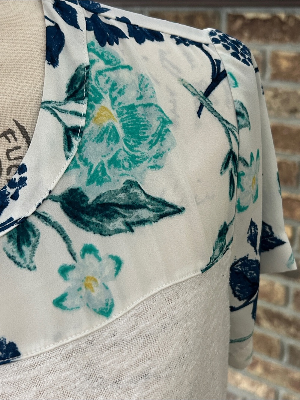 Floral Panel Short Sleeve Top White Teal & Blue Medium - Picture 3 of 7